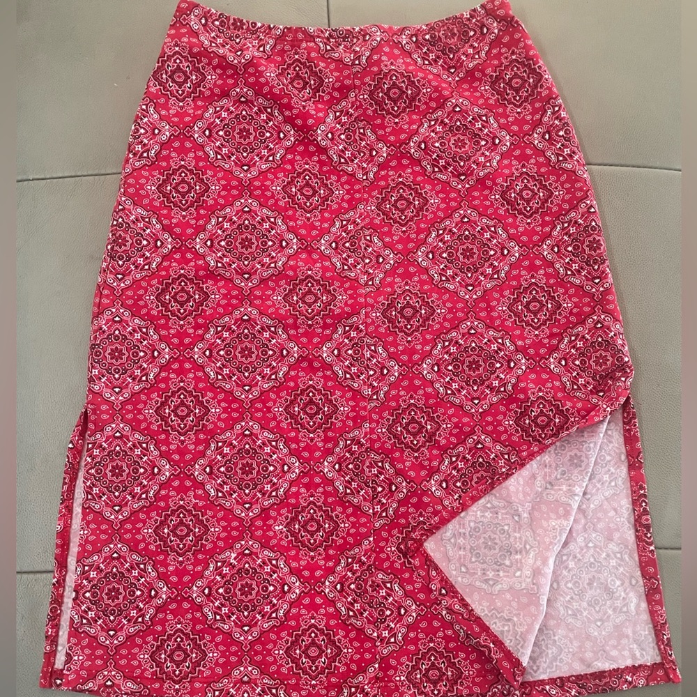 Pandora Red paisley Bandana print midi skirt with side slits, size small